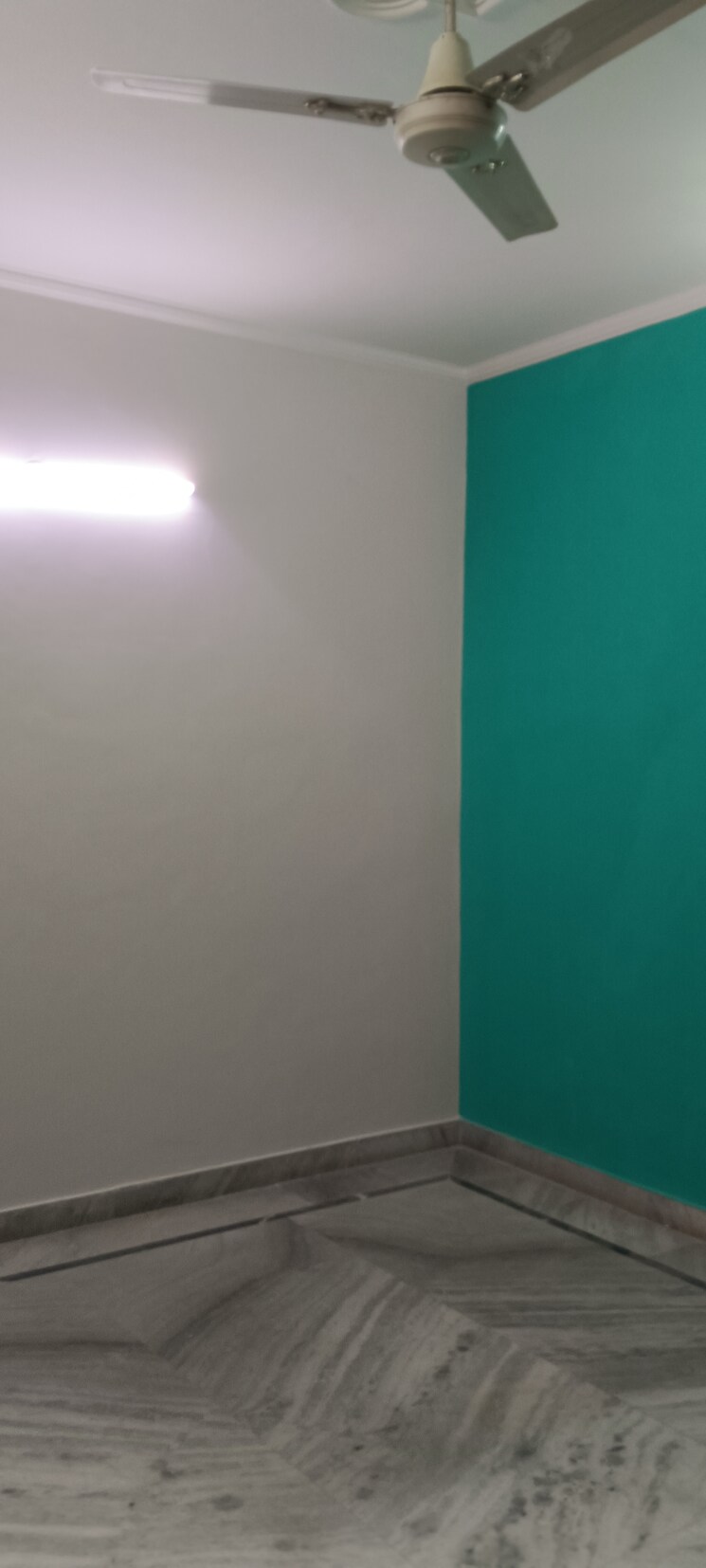 Room, sector 14 3 Bedroom 3150 Sq.Ft. Builder Floor In Sector 14 Faridabad 8805793