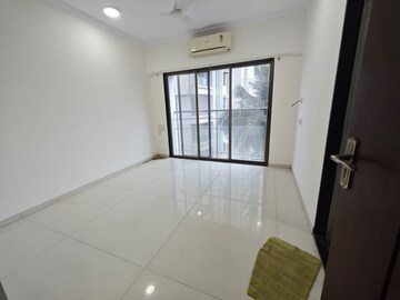Room in 3 BHK Apartment at Godrej Serenity, Chembur – for Rent