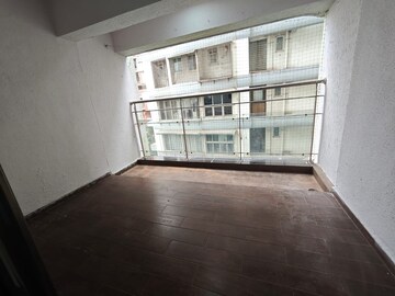 Room in 3 BHK Apartment at Godrej Serenity, Chembur – for Rent