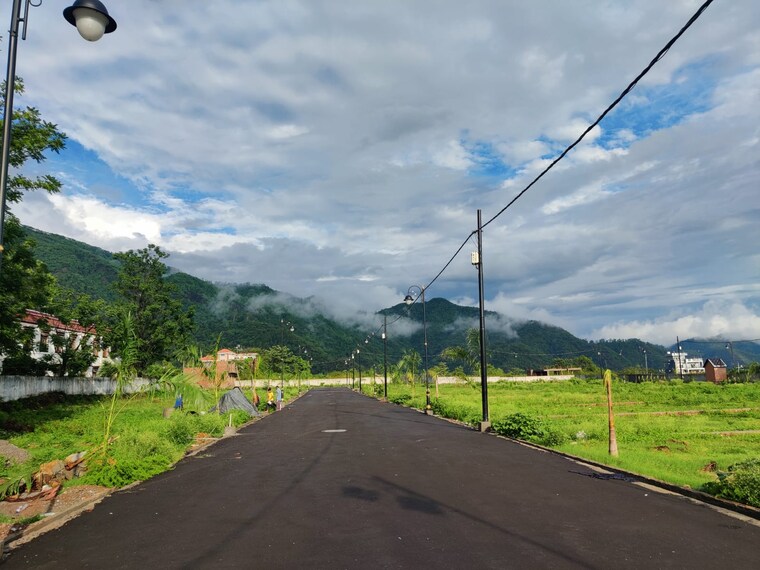 Garden, sahastradhara road  200 Sq.Yd. Plot In Sahastradhara Road Dehradun 8805845