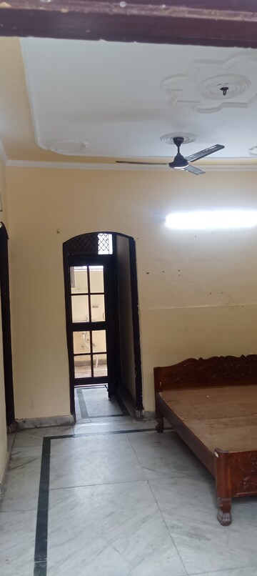 Room in 2 BHK Independent House at Delta I Greater Noida – for Rent