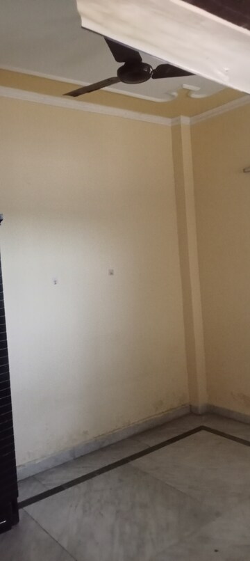 Room in 2 BHK Independent House at Delta I Greater Noida – for Rent