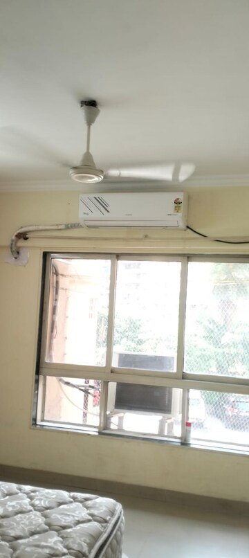 Furnished Amenities in 2 BHK Apartment at Zinnia CHS, Powai – for Rent