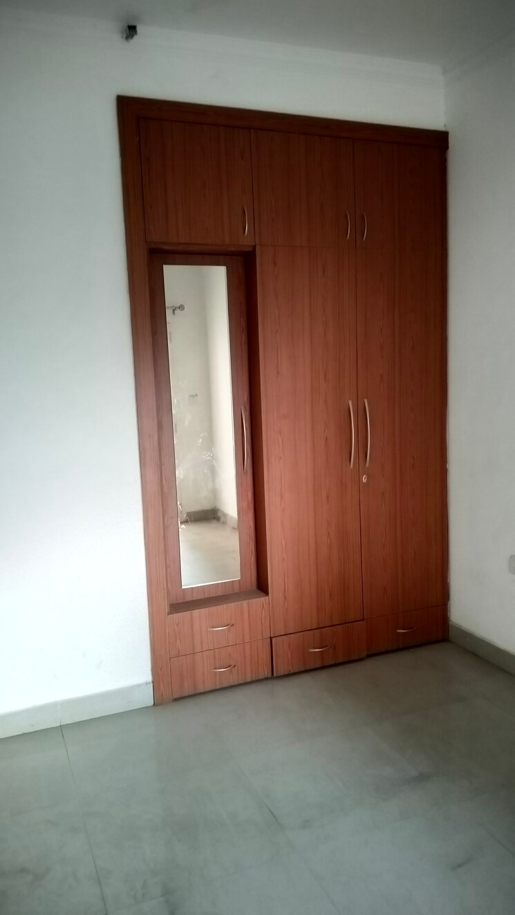 Room, awho-shanti-vihar 3 Bedroom 1750 Sq.Ft. Apartment In Sector 95 Gurgaon 8805880