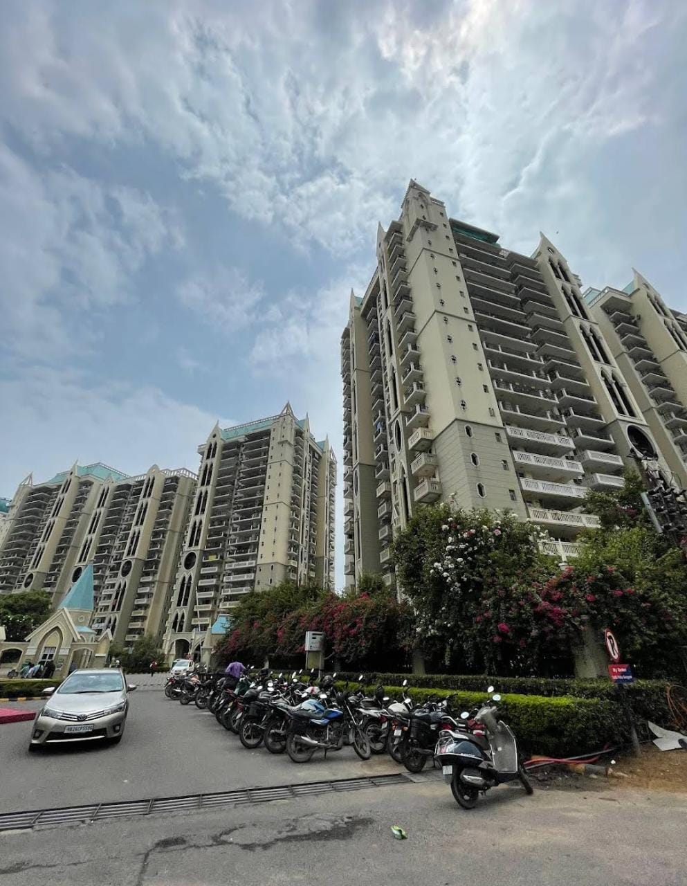 4 BHK + Servant Room 2800 Sq.Ft. Apartment in DLF Westend Heights