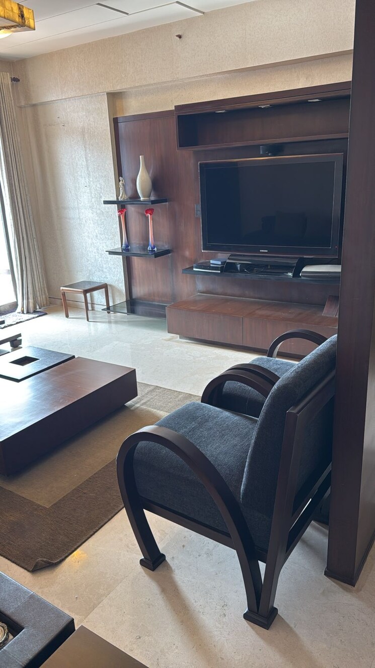 Living Room, dlf-westend-heights 4 Bedroom 2800 Sq.Ft. Apartment In Sector 53 Gurgaon 8805839