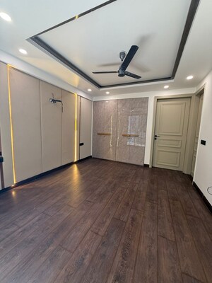 Room in 4 BHK Builder Floor at Sector 65 – for Sale