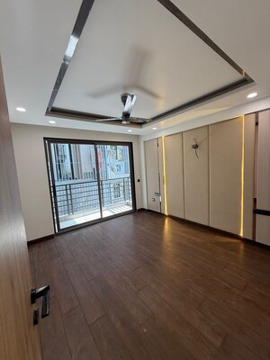 Room in 4 BHK Builder Floor at Sector 65 – for Sale