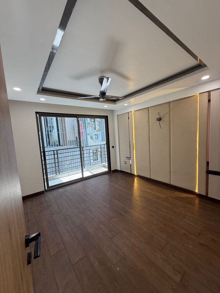 Room, sector 65 4 Bedroom 2400 Sq.Ft. Builder Floor In Sector 65 Gurgaon 8805903