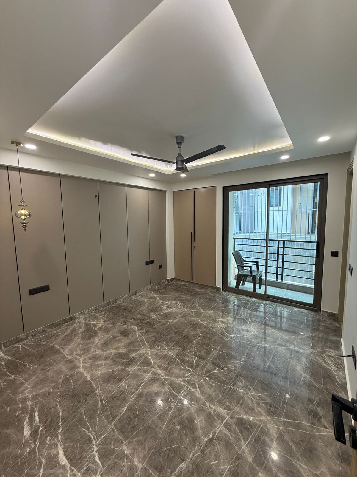 4 BHK + Pooja Room,Servant Room,Study Room Builder Floor For Sale in Emaar Mgf Emerald Hills S