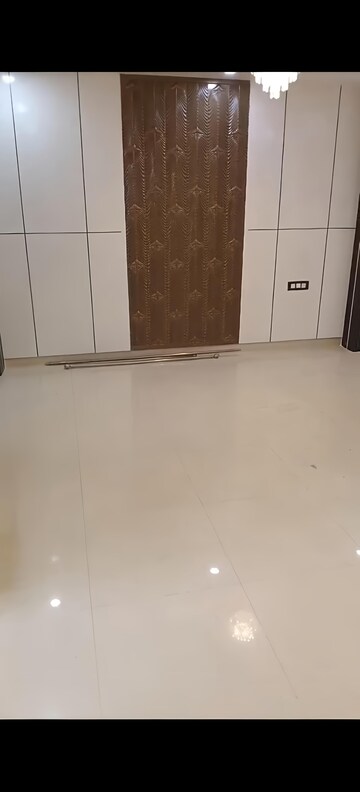 Room in 3 BHK Builder Floor at Sector 51 – for Rent