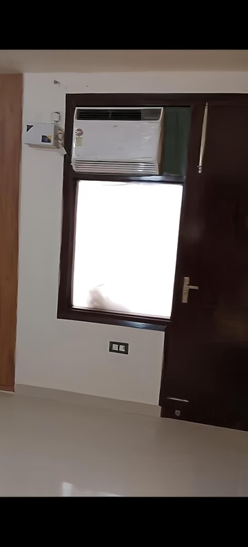Furnished Amenities in 3 BHK Builder Floor at Sector 51 – for Rent