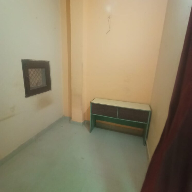 Room, beta i greater noida 2 Bedroom 60 Sq.Mt. Independent House In Beta I Greater Noida Greater Noida 8805927