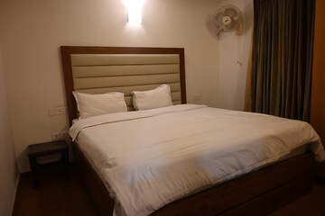Bedroom in Studio Apartment at Central Park II-The Room, Sector 48 – for Rent