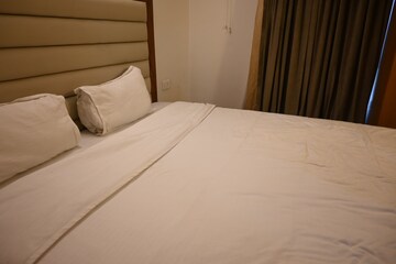 Room in Studio Apartment at Central Park II-The Room, Sector 48 – for Rent