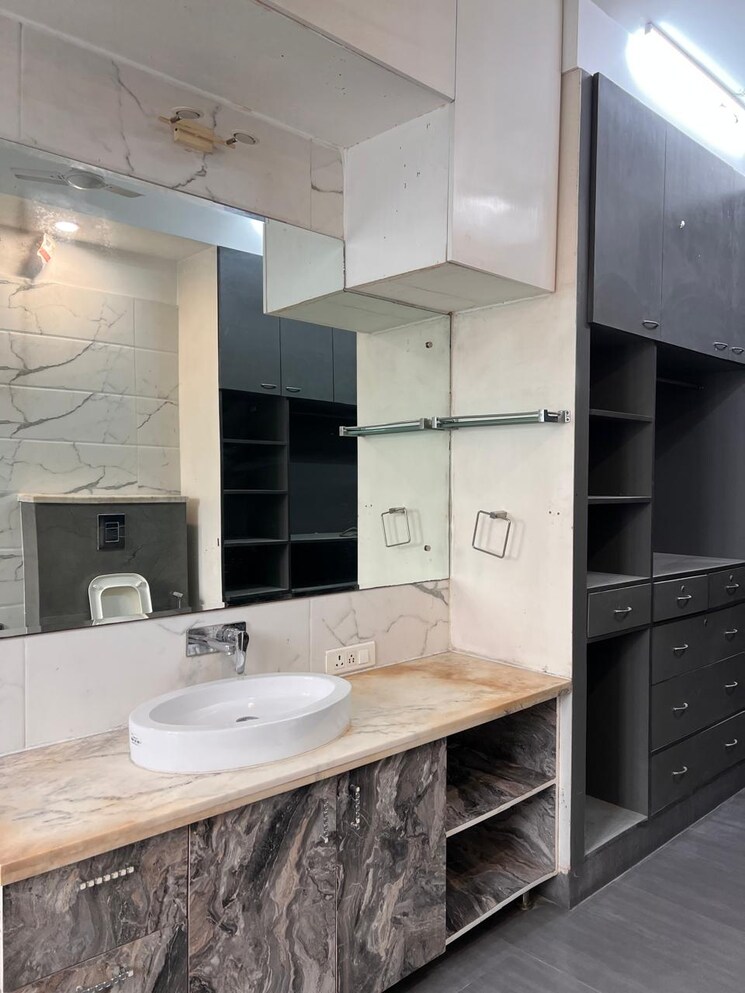 Kitchen, sector 57 3 Bedroom 3500 Sq.Ft. Builder Floor In Sector 57 Gurgaon 8805986