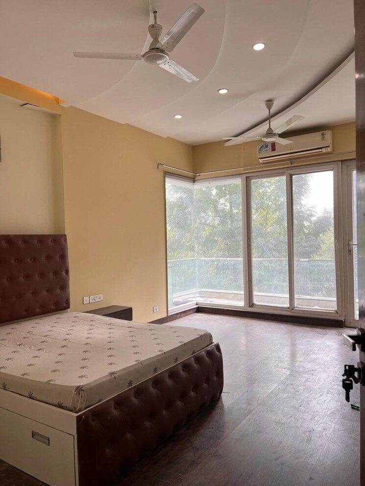 Bedroom, sector 57 3 Bedroom 3500 Sq.Ft. Builder Floor In Sector 57 Gurgaon 8805986