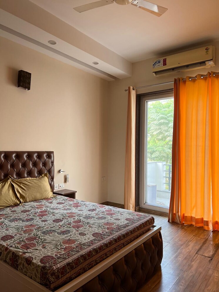 Bedroom, sector 57 3 Bedroom 3500 Sq.Ft. Builder Floor In Sector 57 Gurgaon 8805986