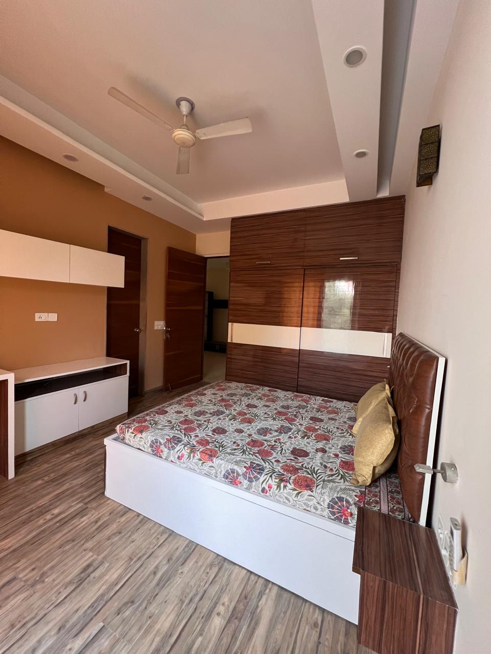 3 BHK + Pooja Room,Servant Room,Study Room Builder Floor For Rent in Sector 57