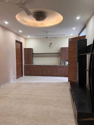 Furnished Amenities in 3 BHK Builder Floor at Sector 57 – for Rent