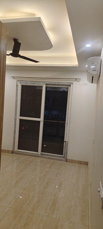 Building Lobby in 3 BHK Builder Floor at Sector 57 – for Rent