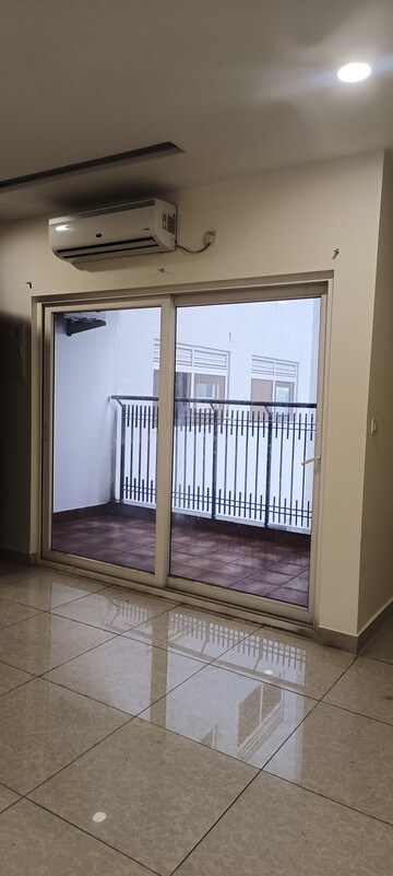 Room in 4 BHK Apartment at Prestige High Fields, Gachibowli – for Rent