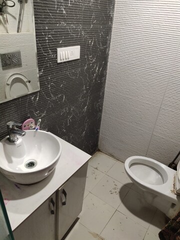 Bathroom in 3 BHK Apartment at Sector 13 Dwarka – for Rent
