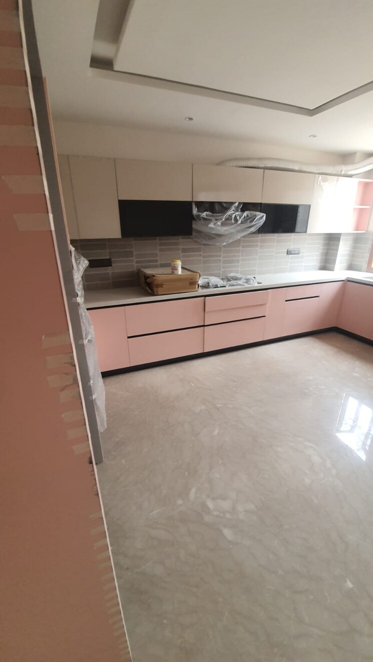 Kitchen, sector 57 3 Bedroom 3500 Sq.Ft. Builder Floor In Sector 57 Gurgaon 8806135