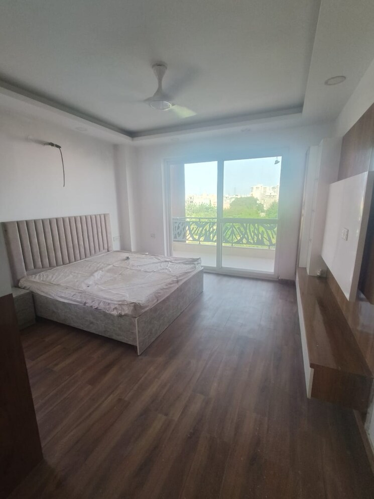 Bedroom, sector 52 3 Bedroom 3000 Sq.Ft. Builder Floor In Sector 52 Gurgaon 8806057