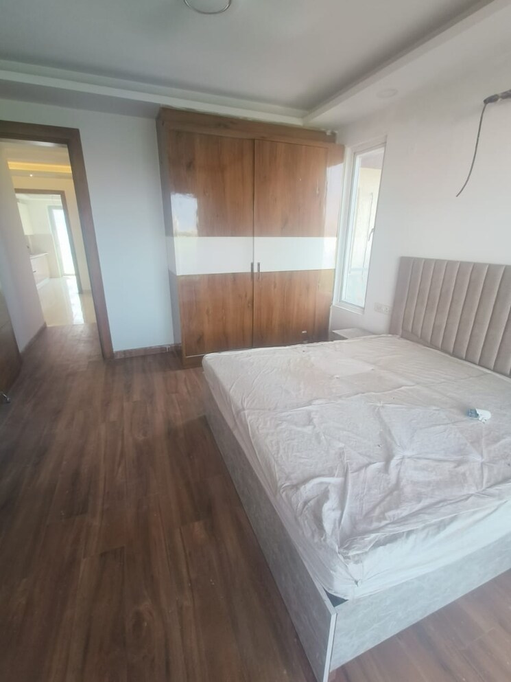 Bedroom, sector 52 3 Bedroom 3000 Sq.Ft. Builder Floor In Sector 52 Gurgaon 8806057