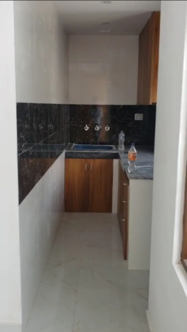 Kitchen, lajpat nagar 4 1 Bedroom 450 Sq.Ft. Builder Floor In Lajpat Nagar 4 Delhi 8806152