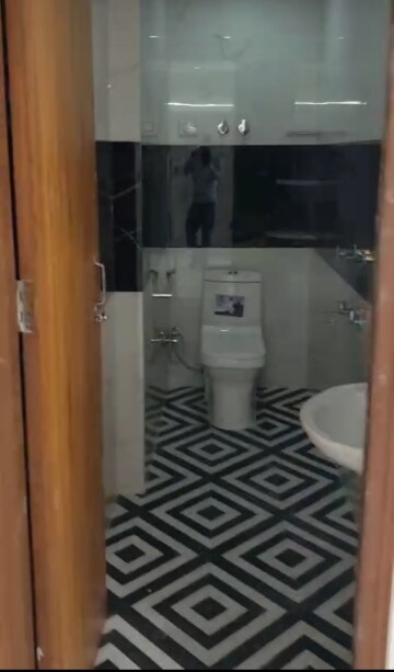 Bathroom in 1 BHK Builder Floor at Lajpat Nagar 4 – for Rent