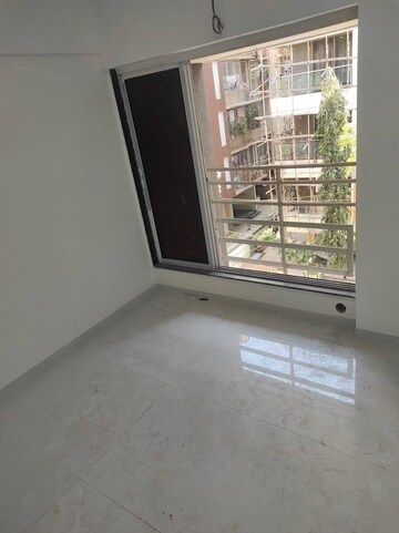 Room in 2 BHK Apartment at Goregaon West – for Rent