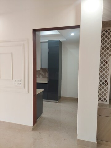 Room in 3 BHK Builder Floor at Sector 57 – for Rent