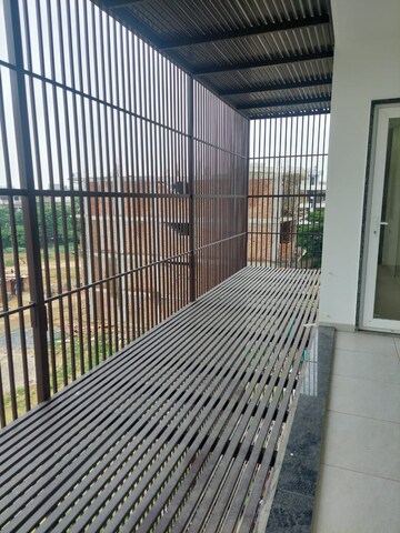 Balcony in 3 BHK Builder Floor at Sector 57 – for Rent