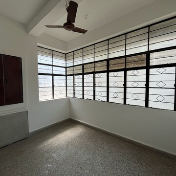 Room in 2 BHK Apartment at Sahakar Nagar – for Sale