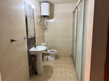 Attached Bathroom in 2 BHK Builder Floor at Lajpat Nagar ii – for Rent