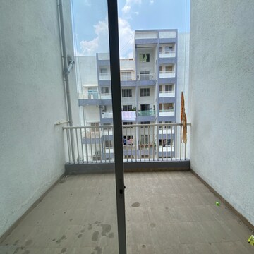 Room in 2 BHK Apartment at Mihan – for Rent