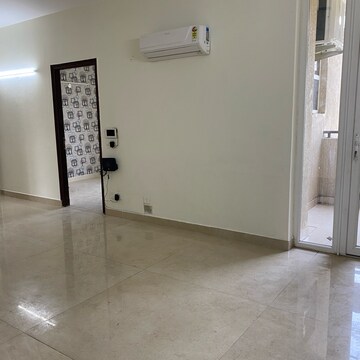 Room in 3 BHK Apartment at Allwin El Spazia, Nagla Road – for Rent