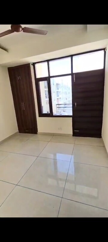Room in 3 BHK Apartment at Dhakoli – for Rent