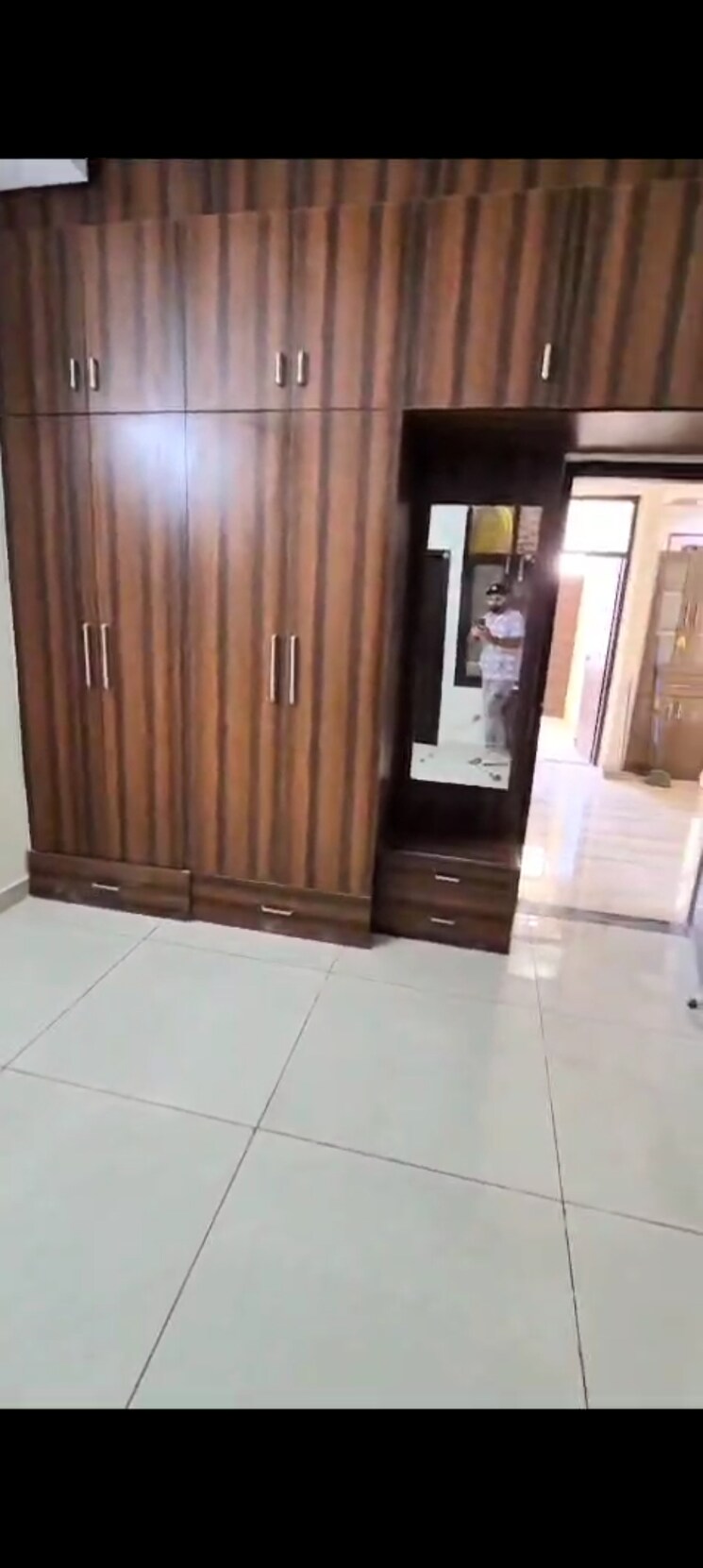 Room, dhakoli 3 Bedroom 120 Sq.Yd. Apartment In Dhakoli Zirakpur 8806352