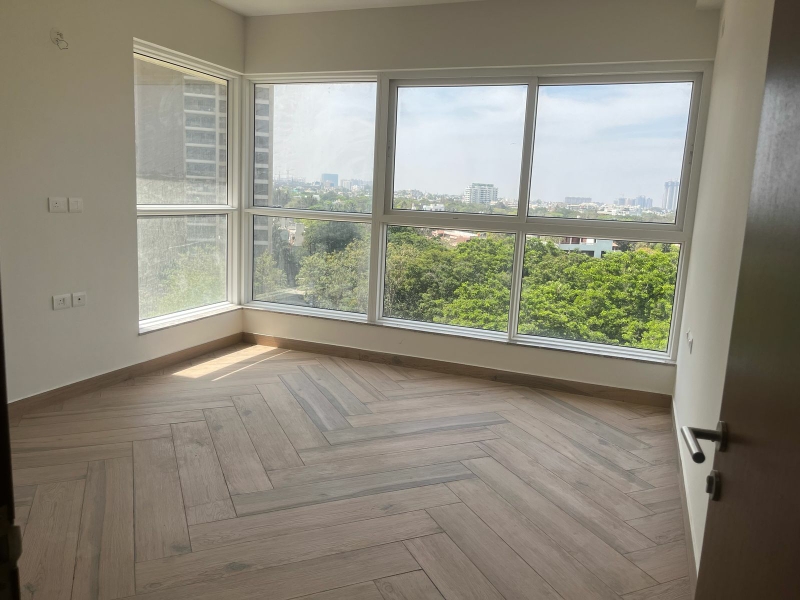 4 BHK + Servant Room,Extra Room Apartment For Sale in Embassy Oasis