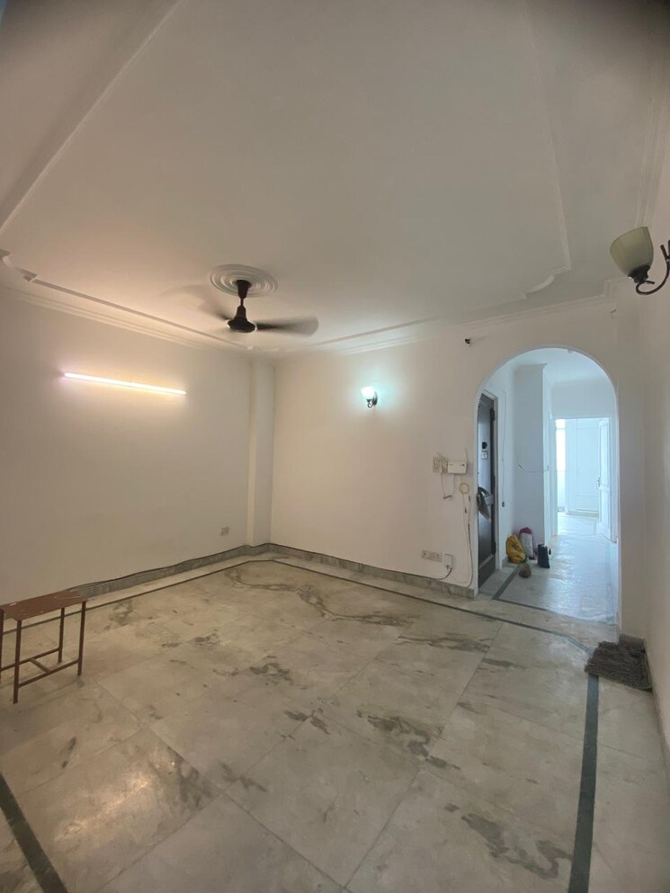 Room, malviya nagar 2 Bedroom 100 Sq.Yd. Builder Floor In Malviya Nagar Delhi 8806340