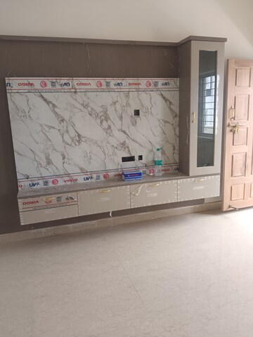 Room in 2 BHK Apartment at Manikonda – for Rent