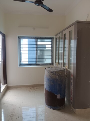 Room in 2 BHK Apartment at Manikonda – for Rent