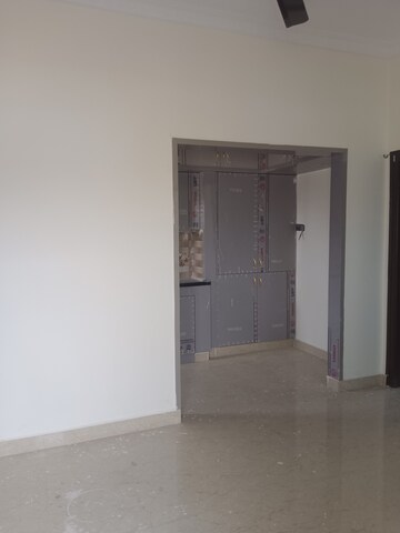 Room in 2 BHK Apartment at Manikonda – for Rent