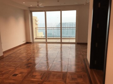 Room in 4 BHK Builder Floor at BPTP Park Serene, Sector 37d – for Rent