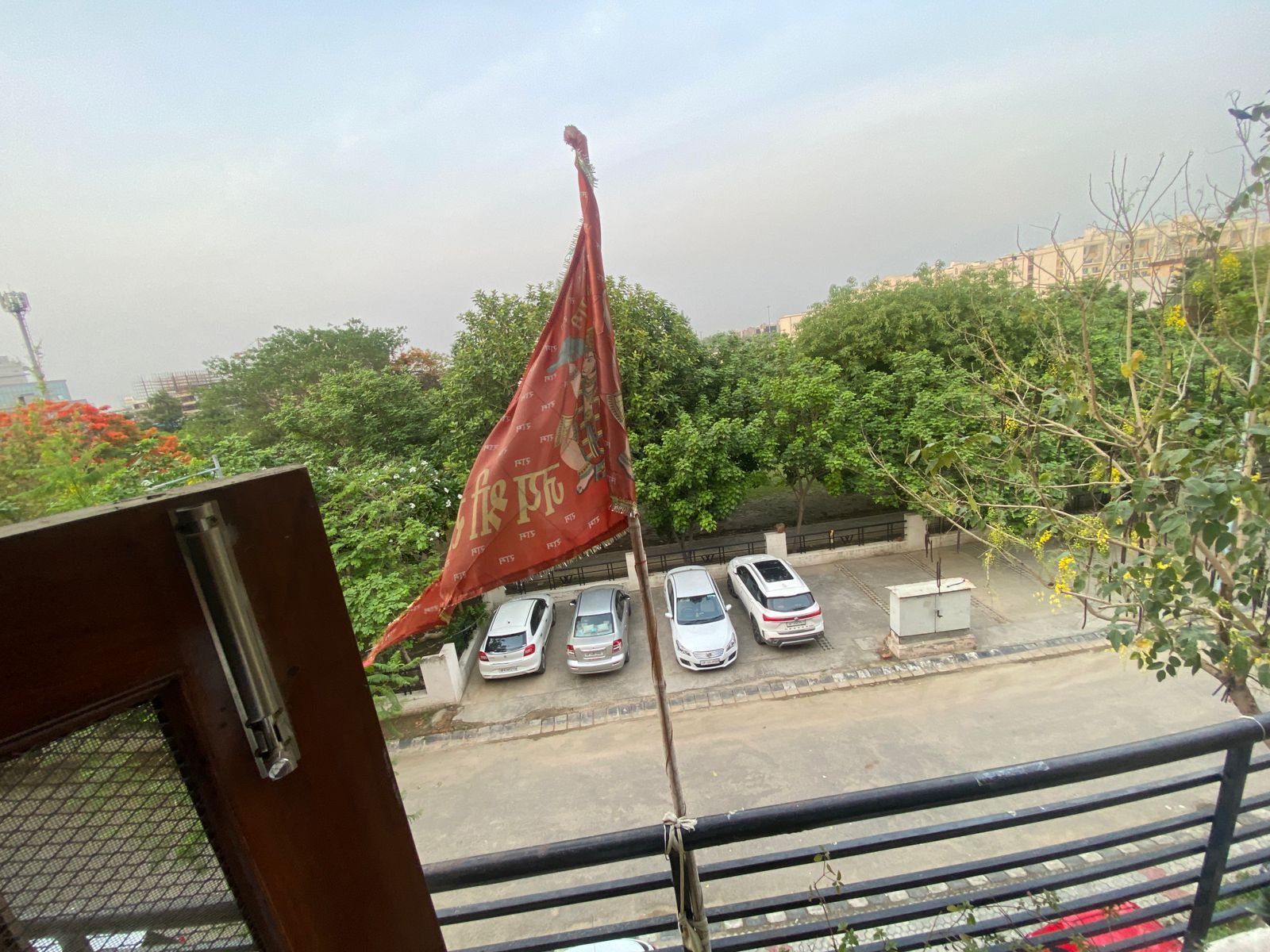 3.5 BHK + Servant Room Independent House For Rent in Wave Prime Floors