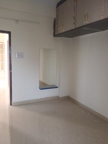 Room in 1 BHK Apartment at Manikonda – for Rent