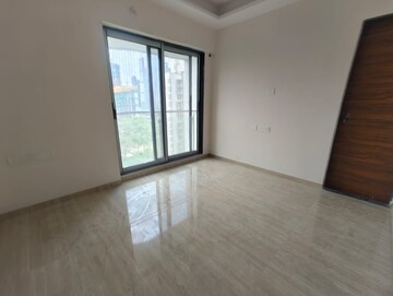 Room in 3 BHK Apartment at Je And Vee Om Trimurti, Malad East – for Rent